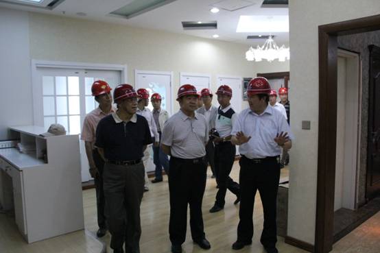 青海省經(jīng)濟(jì)委員會(huì)黨組書(shū)記、主任，省國(guó)資委  黨委副書(shū)記、副主任吳海昆實(shí)地考察物產(chǎn)集團(tuán)重點(diǎn)項(xiàng)目