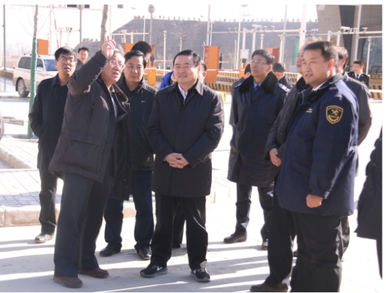 省委副書記、省長郝鵬視察青海曹家堡保稅物流中心