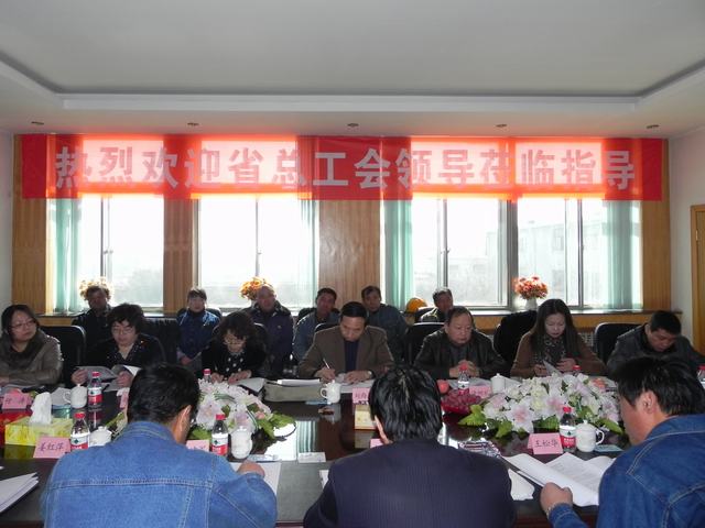 深入車間班組、&ldquo;零距離&rdquo;接觸職工、體驗職工生活、傾聽職工心聲