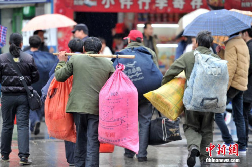 聚焦春節(jié)&ldquo;恐歸族&rdquo;：近鄉(xiāng)情怯，恐懼何來？(圖)